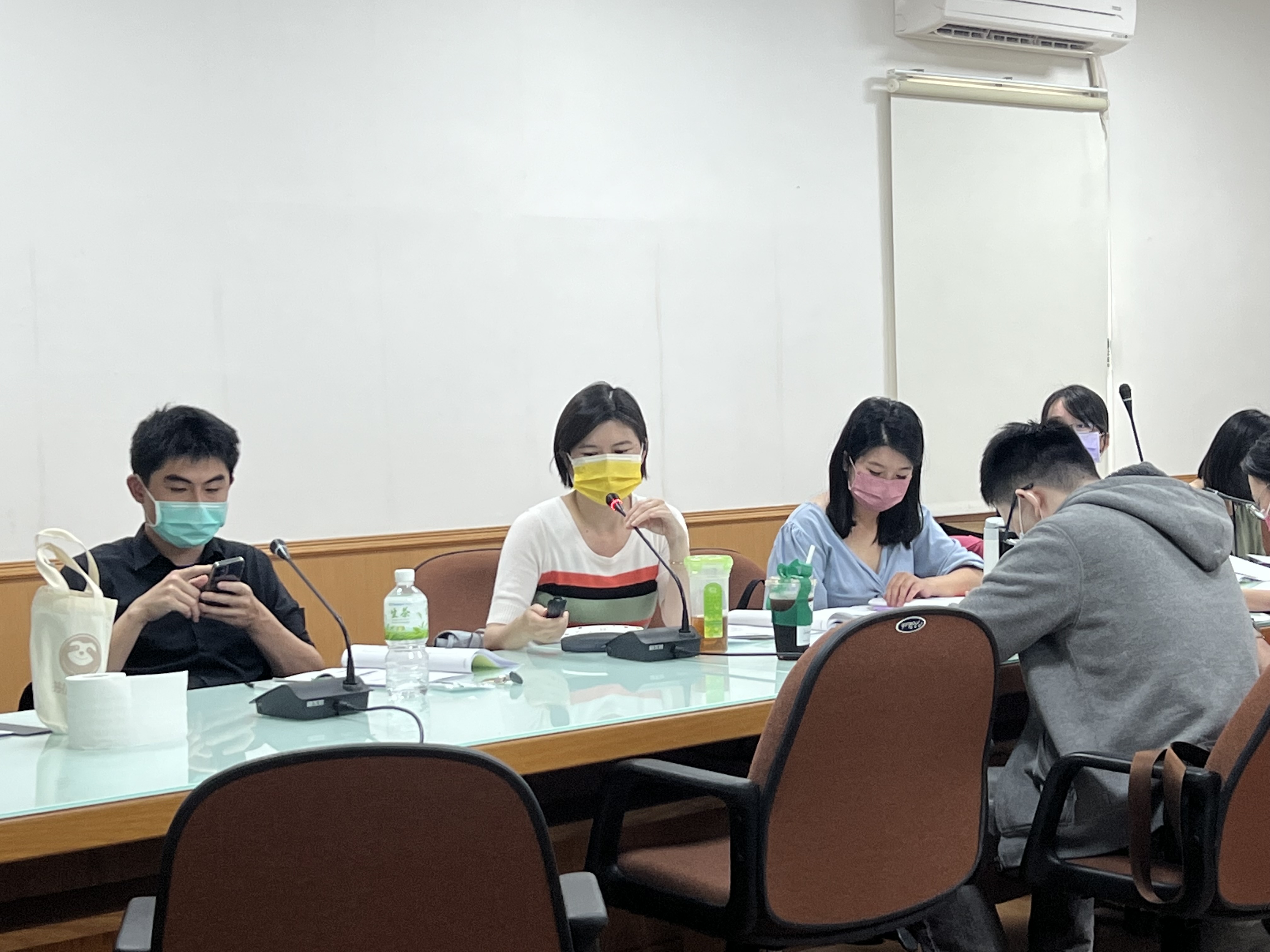 若瑟醫院個案管理師江淑惠業務報告說明