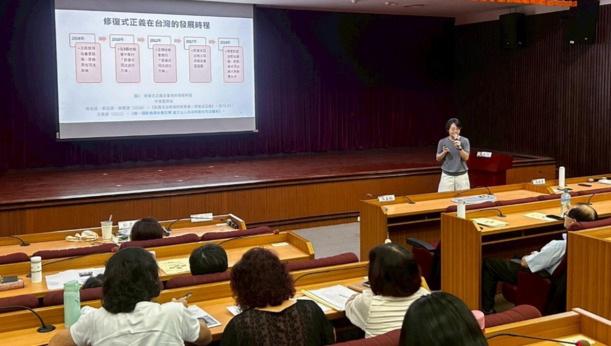 1140930電影賞析之蘇玟勻臨床心理師為與會者帶來觀後評講